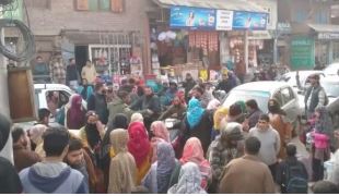 Smart meter installation sparks women’s protest in Budgam