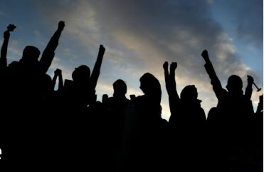 Srinagar MC employees stage protest over unpaid salaries